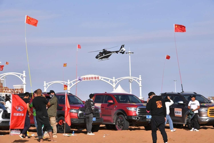 英雄再會(huì)！長(zhǎng)城炮車(chē)主玩轉(zhuǎn)阿拉善英雄會(huì)