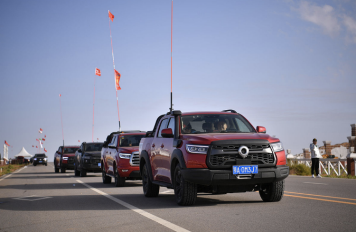 英雄再會(huì)！長(zhǎng)城炮車(chē)主玩轉(zhuǎn)阿拉善英雄會(huì)