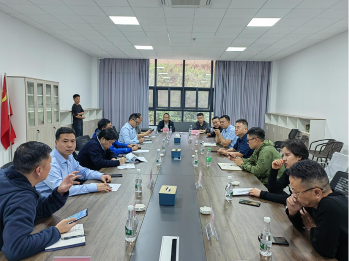 貴州省物流行業(yè)協(xié)會(huì)、貴州省外經(jīng)貿(mào)企業(yè)協(xié)會(huì)、貴州現(xiàn)代物流產(chǎn)業(yè)集團(tuán)赴廣西、云南開(kāi)展商貿(mào)物流專(zhuān)題調(diào)研989